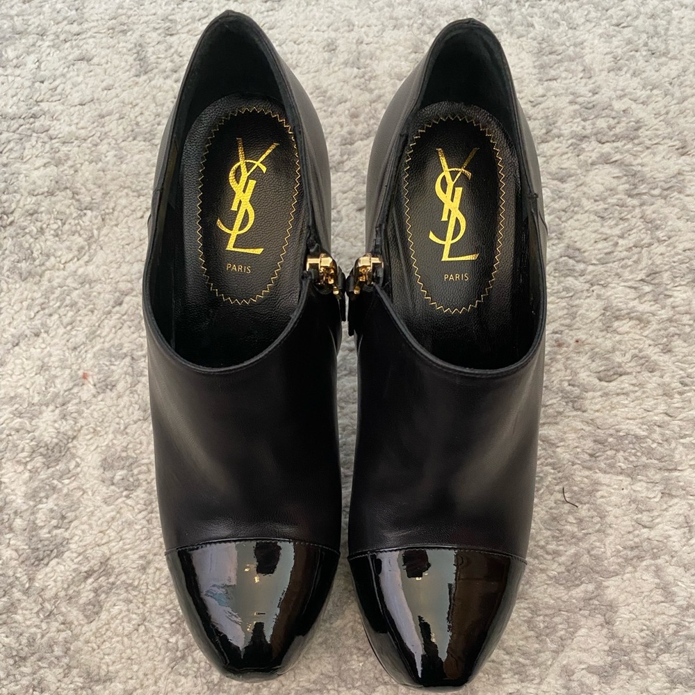 Yves Saint Laurent Tribute Platform Ankle Boots
Navy Blue Calf Leather - Picture 3 of 6